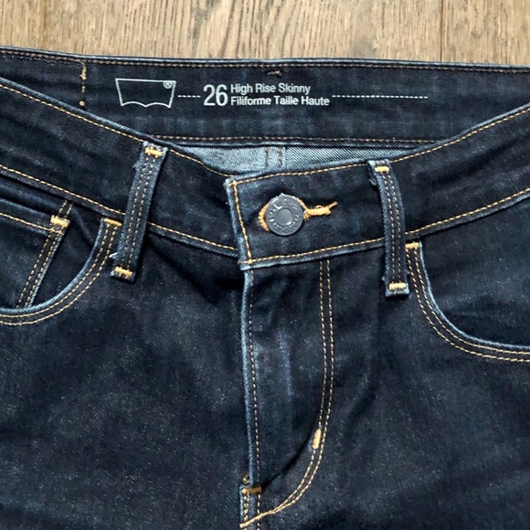Levi’s High Rise Skinny Jean - Picture 2 of 4